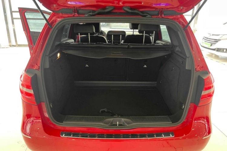 Used Mercedes-Benz B-Class 2012 B 180 Interior 6