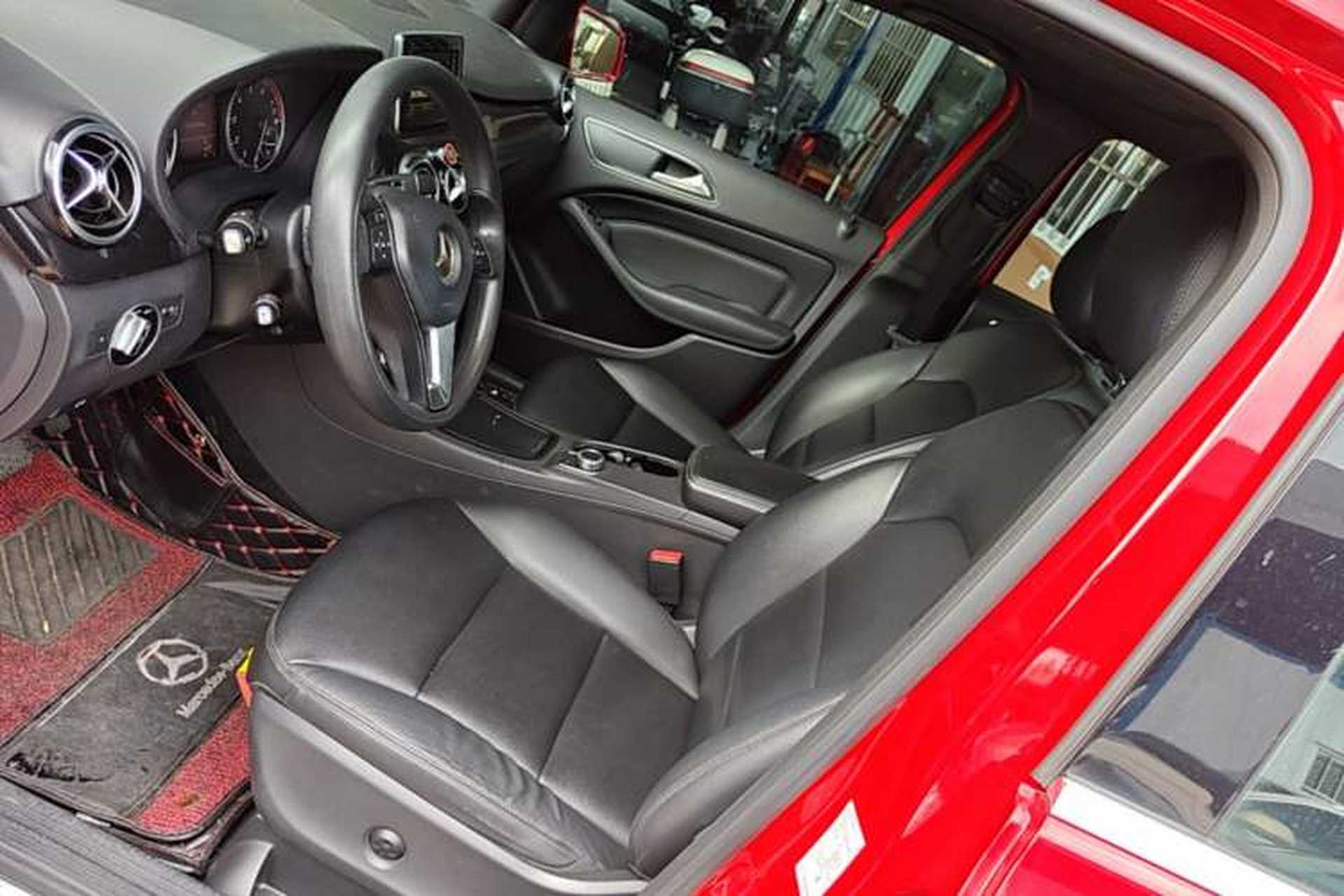 Used Mercedes-Benz B-Class 2012 B 180 Left Front Seat