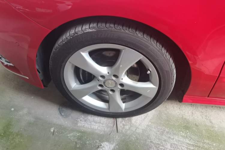 Used Mercedes-Benz B-Class 2012 B 200 Left Front Wheel Hub