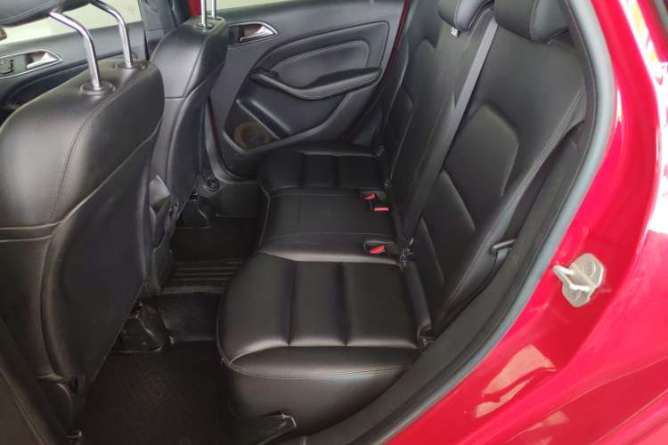 Used Mercedes-Benz B-Class 2012 B 200 Left Rear Seat