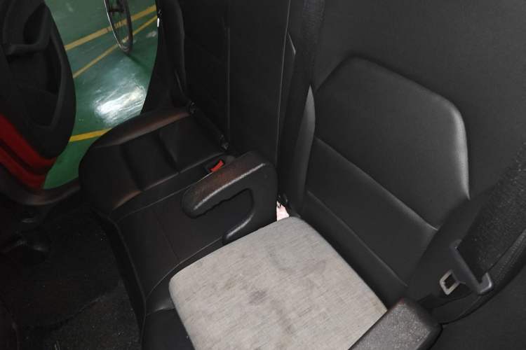 Used Mercedes-Benz B-Class 2012 B 180 Left Rear Seat