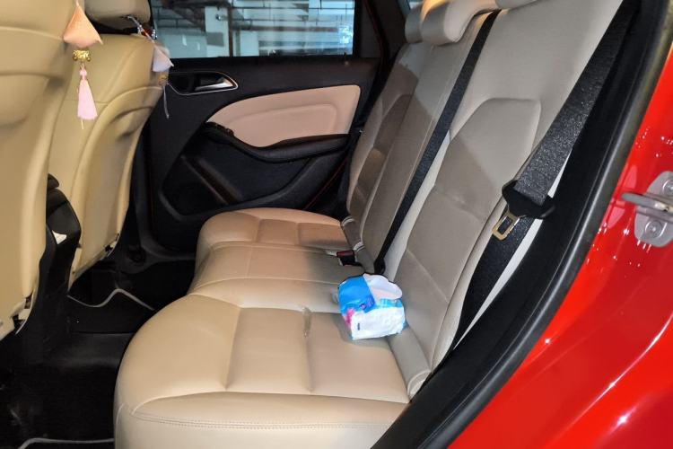 Used Mercedes-Benz B-Class 2012 B 180 Left Rear Seat