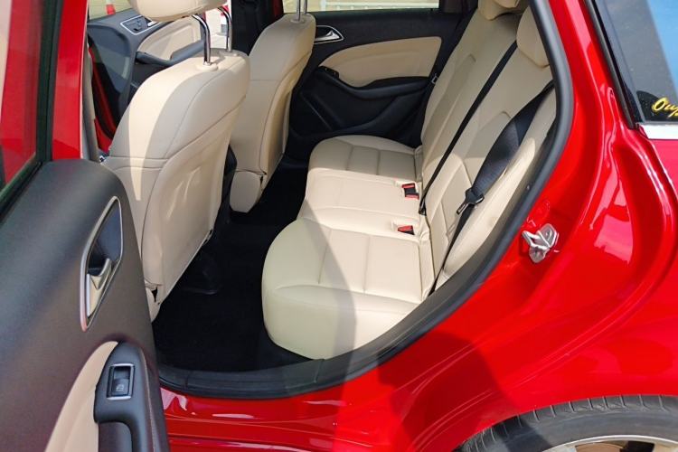 Used Mercedes-Benz B-Class 2012 B 200 Left Rear Seat