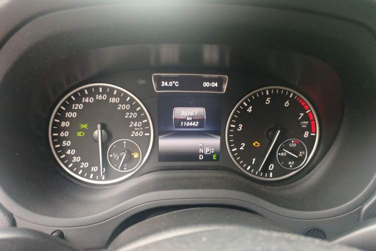 Used Mercedes-Benz B-Class 2012 B 200 Odometer Close Up