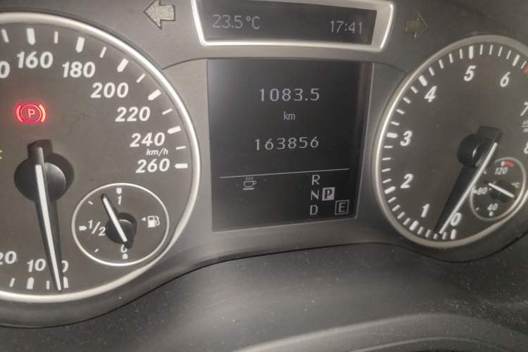 Used Mercedes-Benz B-Class 2012 B 180 Odometer Close Up