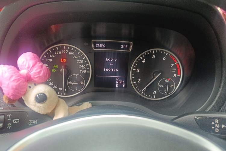 Used Mercedes-Benz B-Class 2012 B 180 Odometer Close Up