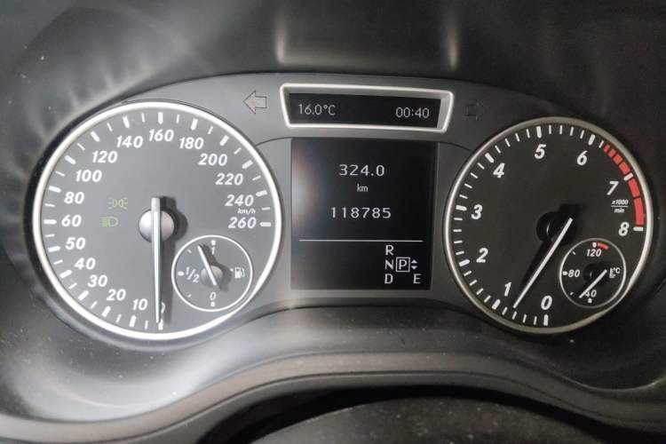 Used Mercedes-Benz B-Class 2012 B 180 Odometer Close Up