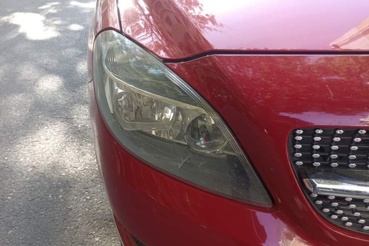 Used Mercedes-Benz B-Class 2012 B 180 Right Front Headlight