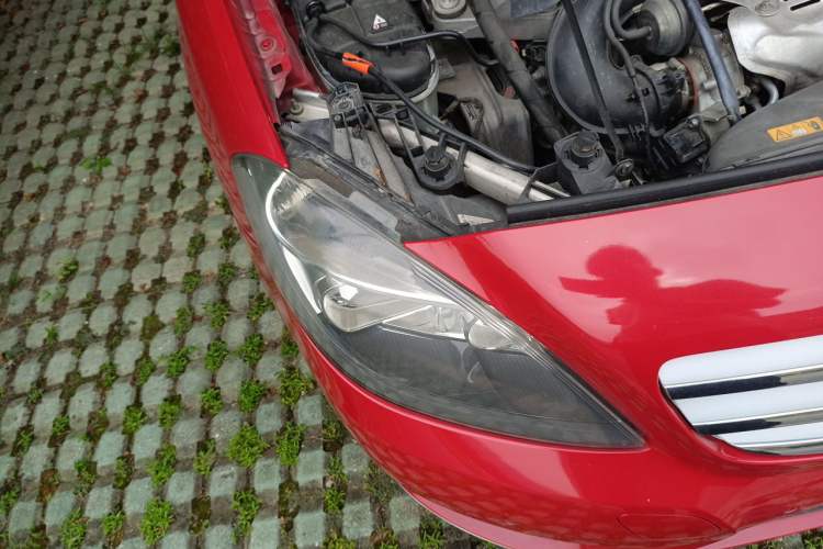 Used Mercedes-Benz B-Class 2012 B 180 Right Front Headlight