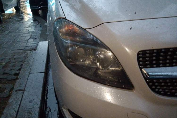 Used Mercedes-Benz B-Class 2012 B 180 Right Front Headlight