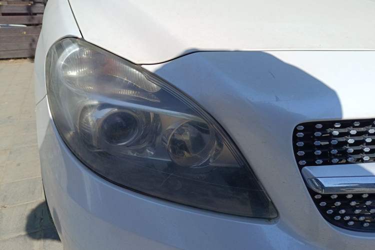 Used Mercedes-Benz B-Class 2012 B 180 Right Front Headlight