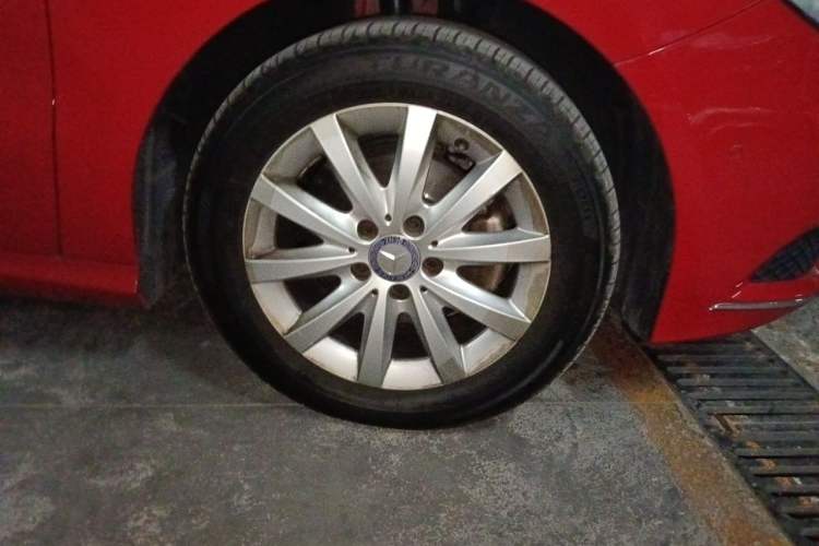 Used Mercedes-Benz B-Class 2012 B 180 Right Front Wheel Hub