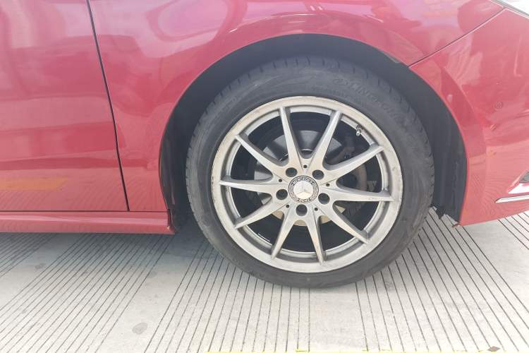 Used Mercedes-Benz B-Class 2012 B 180 Right Front Wheel Hub