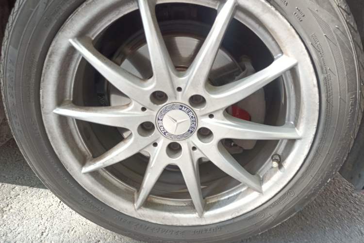 Used Mercedes-Benz B-Class 2012 B 180 Right Front Wheel Hub