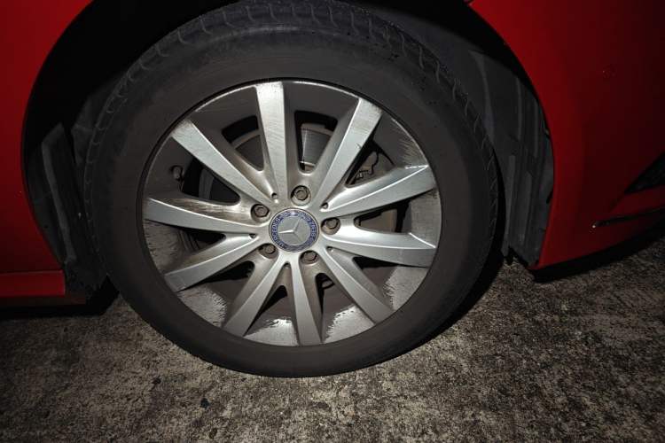 Used Mercedes-Benz B-Class 2012 B 180 Right Front Wheel Hub