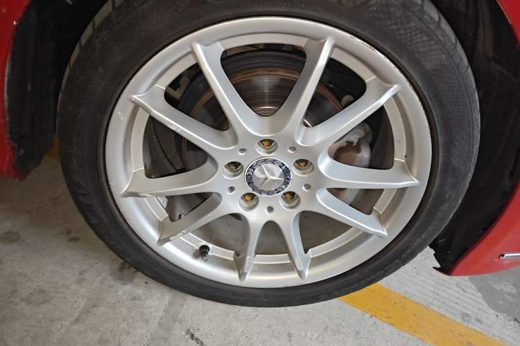 Used Mercedes-Benz B-Class 2012 B 180 Right Front Wheel Hub