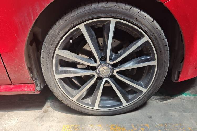 Used Mercedes-Benz B-Class 2012 B 200 Right Front Wheel Hub