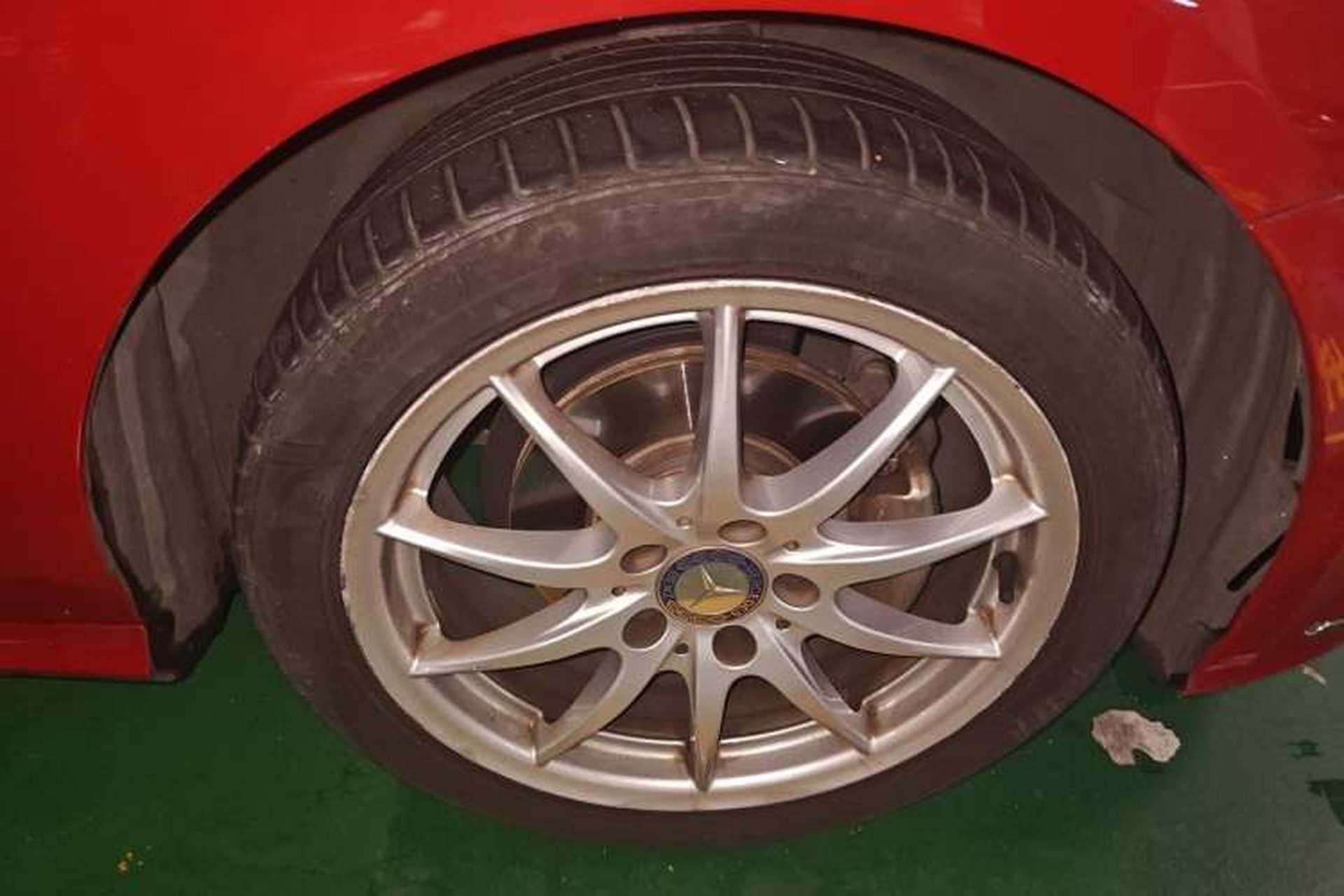 Used Mercedes-Benz B-Class 2012 B 180 Right Front Wheel Hub