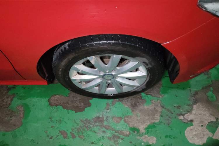 Used Mercedes-Benz B-Class 2012 B 180 Right Front Wheel Hub