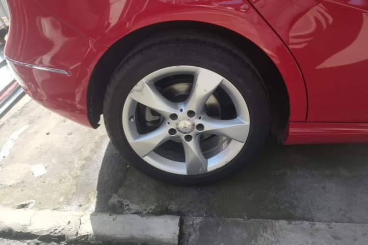 Used Mercedes-Benz B-Class 2012 B 200 Right Rear Wheel Hub