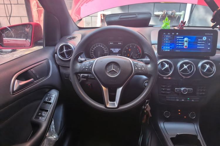 Used Mercedes-Benz B-Class 2012 B 180 Steering Wheel