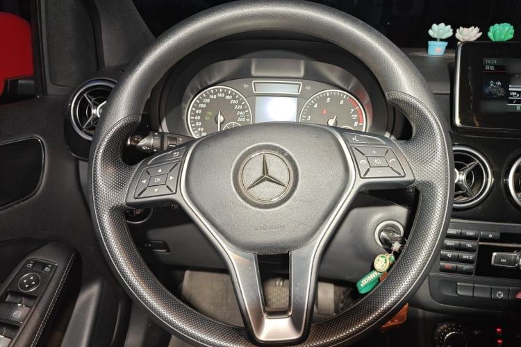 Used Mercedes-Benz B-Class 2012 B 180 Steering Wheel