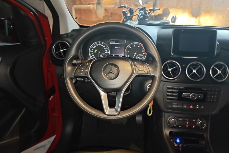Used Mercedes-Benz B-Class 2012 B 180 Steering Wheel