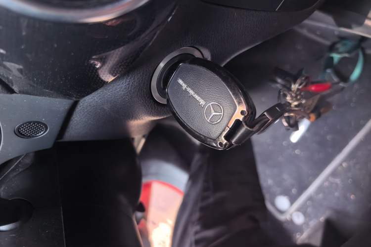 Used Mercedes-Benz B-Class 2012 B 180 Vehicle Key