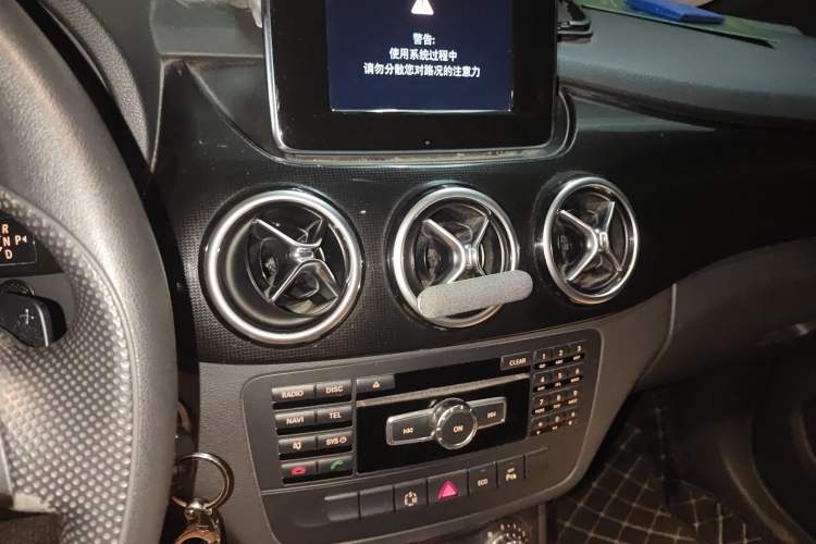 Used Mercedes-Benz B-Class 2012 B 180 Audio And AC Panel