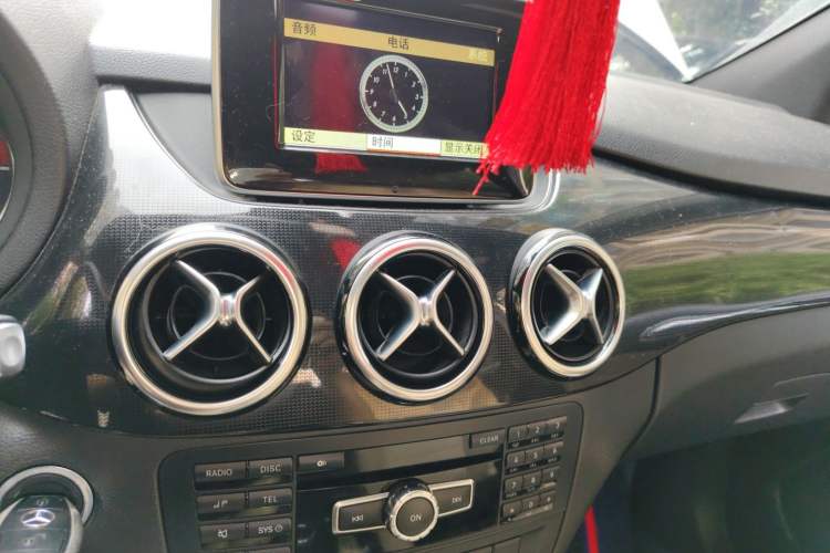 Used Mercedes-Benz B-Class 2012 B 180 Audio And AC Panel