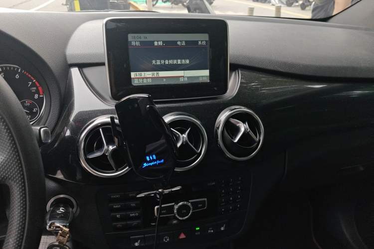Used Mercedes-Benz B-Class 2012 B 180 Audio And AC Panel