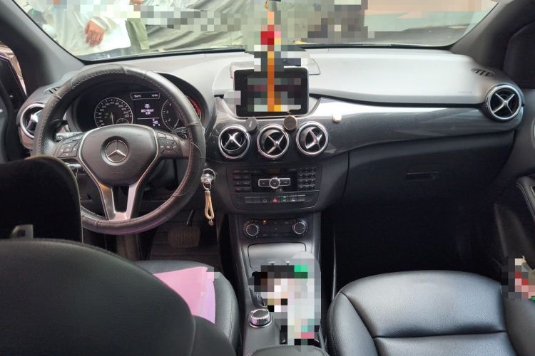 Used Mercedes-Benz B-Class 2012 B 180 Center Console