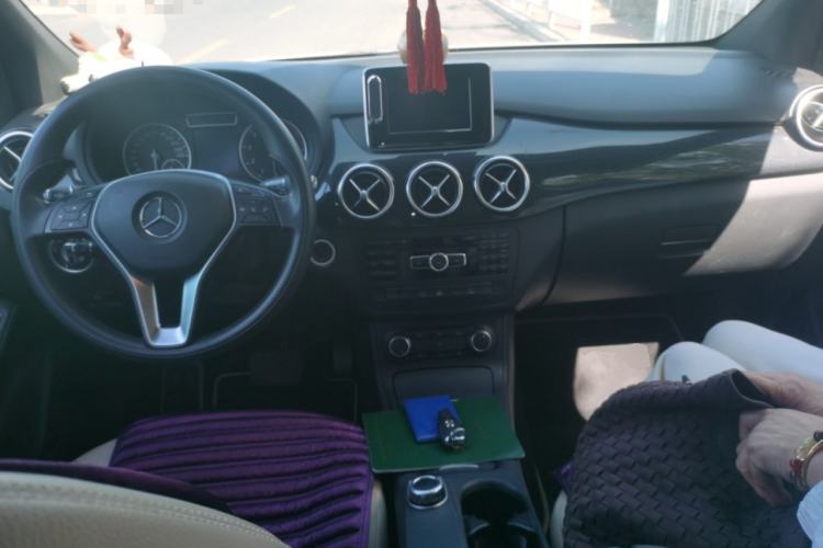 Used Mercedes-Benz B-Class 2012 B 180 Center Console