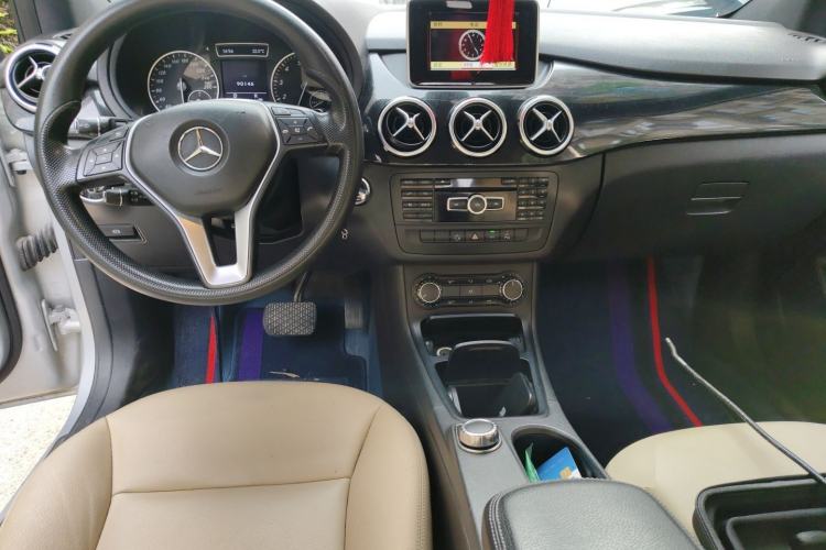 Used Mercedes-Benz B-Class 2012 B 180 Center Console
