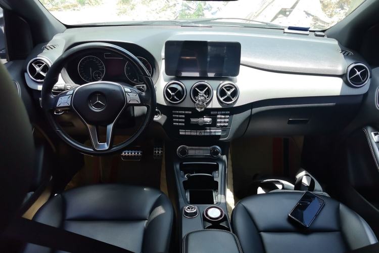 Used Mercedes-Benz B-Class 2012 B 200 Center Console