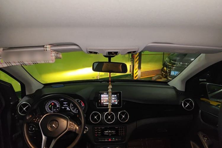 Used Mercedes-Benz B-Class 2012 B 180 Center Console