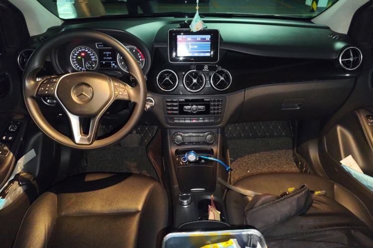 Used Mercedes-Benz B-Class 2012 B 180 Center Console