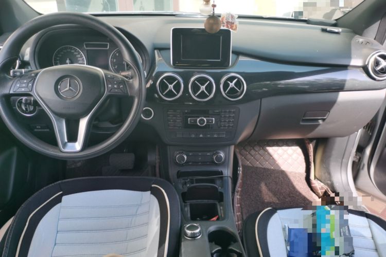 Used Mercedes-Benz B-Class 2012 B 180 Center Console