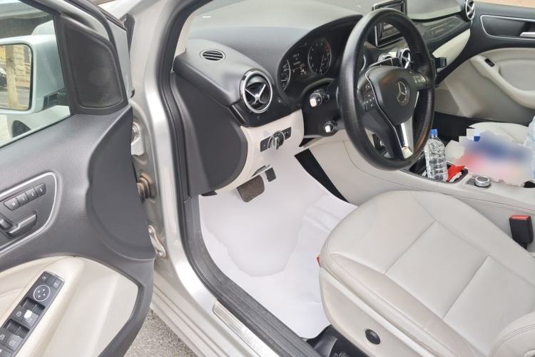 Used Mercedes-Benz B-Class 2012 B 180 Driver Seat