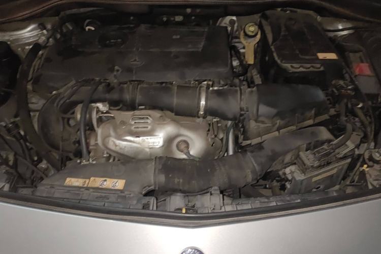 Used Mercedes-Benz B-Class 2012 B 180 Engine Bay