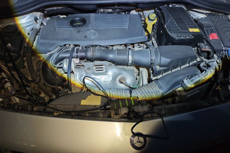 Used Mercedes-Benz B-Class 2012 B 200 Engine Bay