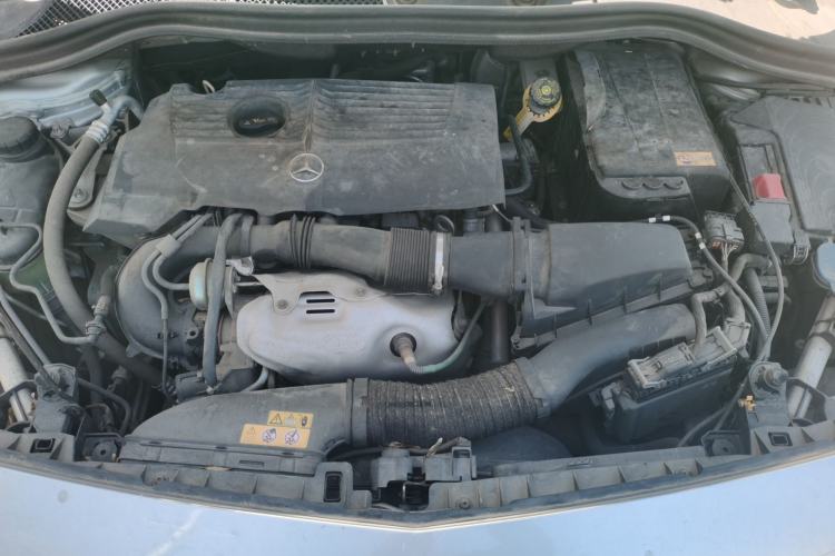 Used Mercedes-Benz B-Class 2012 B 180 Engine Bay