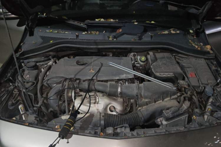 Used Mercedes-Benz B-Class 2012 B 200 Engine Bay