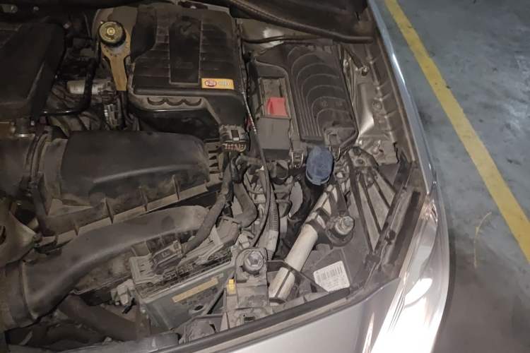 Used Mercedes-Benz B-Class 2012 B 180 Engine Bay Left