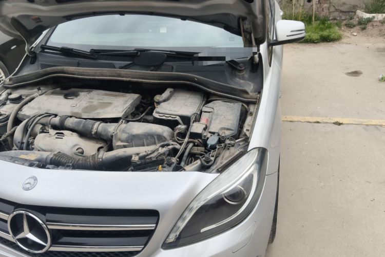 Used Mercedes-Benz B-Class 2012 B 200 Engine Bay Left