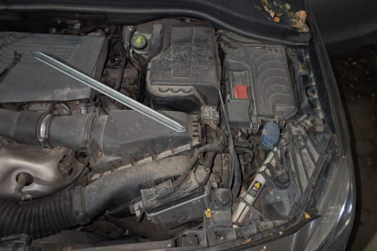 Used Mercedes-Benz B-Class 2012 B 200 Engine Bay Left