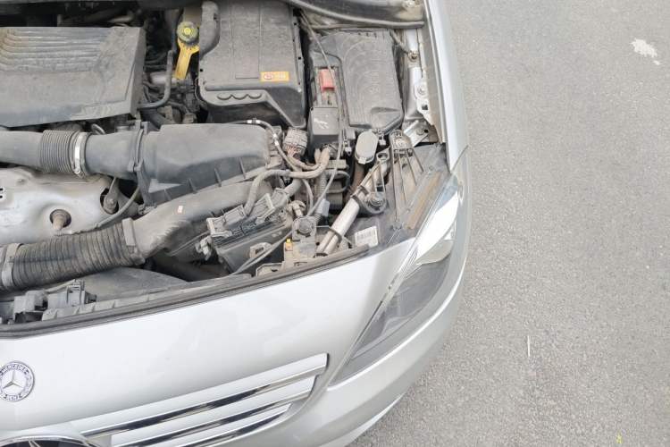 Used Mercedes-Benz B-Class 2012 B 180 Engine Bay Left