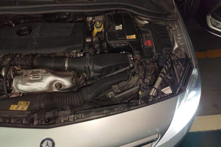 Used Mercedes-Benz B-Class 2012 B 180 Engine Bay Left