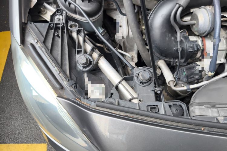 Used Mercedes-Benz B-Class 2012 B 180 Engine Bay Right