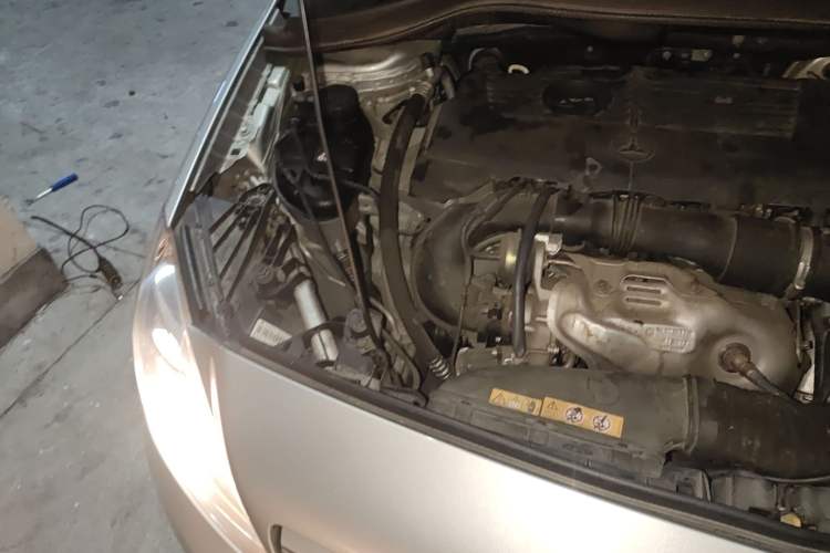 Used Mercedes-Benz B-Class 2012 B 180 Engine Bay Right